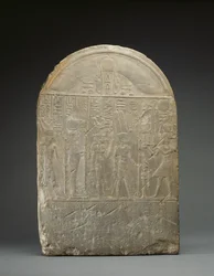 Spendenstele mit Texten in Hieroglyphen und Demotisch, wahrscheinlich aus Semabehdet, datiert 301 v. Chr.